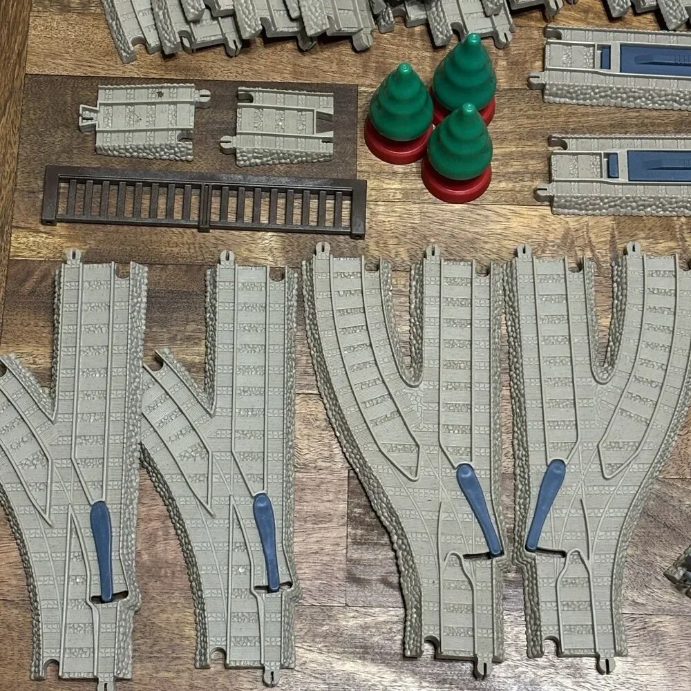 Lot 100 Pcs Thomas the Train Tracks Station Switches Gullane Hit Toy Trackmaster